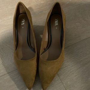 Zara gently used brown shoes with tortoise heel